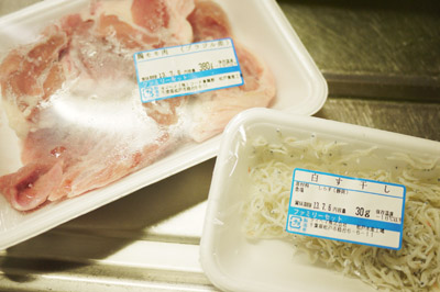 鶏肉とゆで卵のさっぱり煮、豆腐としらすの落とし焼きの材料｜ベネッセの食材配達